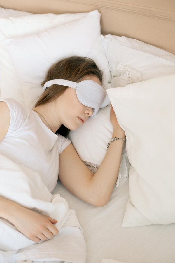 Comment les techniques de respiration consciente peuvent-elles améliorer la qualité du sommeil ?