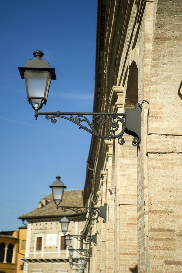 Comment la pratique de la marche peut-elle être utilisée pour améliorer la santé mentale chez les adultes?